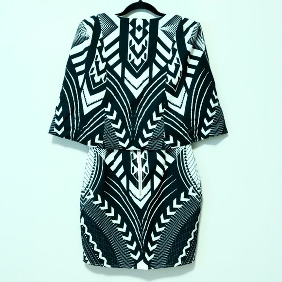 NEW Tiger Mist Mirrored Aztec Print Cape Dress - Picture 5 of 8